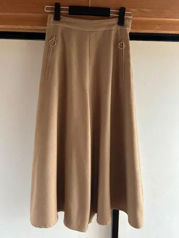 베이지 플레어 큐롯 사이드 포켓 포함