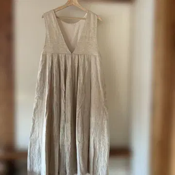 린넨 혼방 V넥 원피스