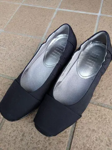 fitfit 블랙 펌프스 22.5cm
