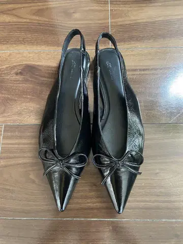 H&M 리얼 가죽 블랙 스틸레토 슬링백 펌프스