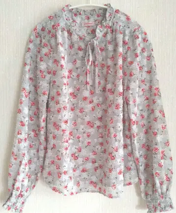 Cath Kidston 꽃무늬 긴팔 블라우스 그레이