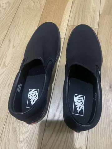 VANS 블랙 슬립온 스니커즈 27.5