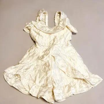 릴릴리 프릴 올인원 화이트