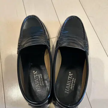 HARUTA 블랙 로퍼