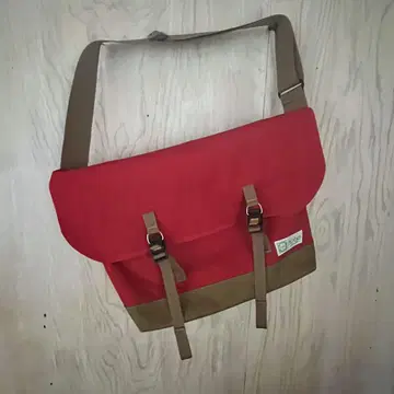 HOBO 메신저 백 빨간색