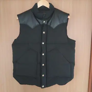 슈가케인 블랙 가죽 옷깃 베스트 슈가케인 다운 베스트