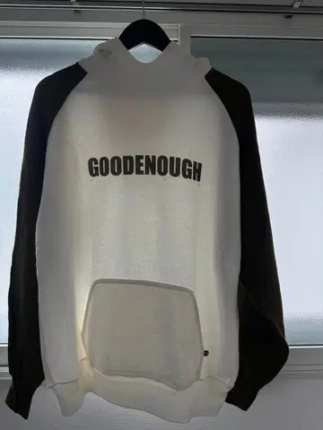 GOODENOUGH 후드티