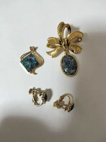 새상품급 OPAL 펜던트 빈티지풍 귀찌 다이아몬드 부착