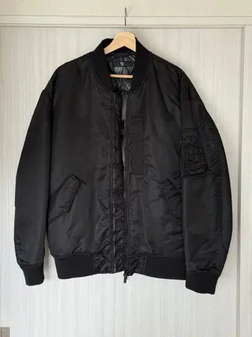 [ 단종 ] UNIQLO +J MA-1 블랙 XL