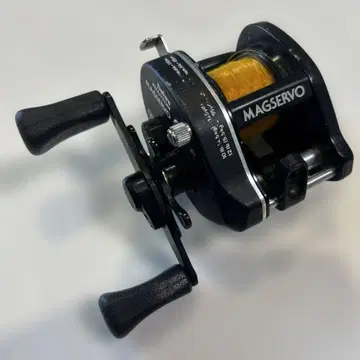 MAGSERVO GS10 베이트 낚시릴 블랙 컬러