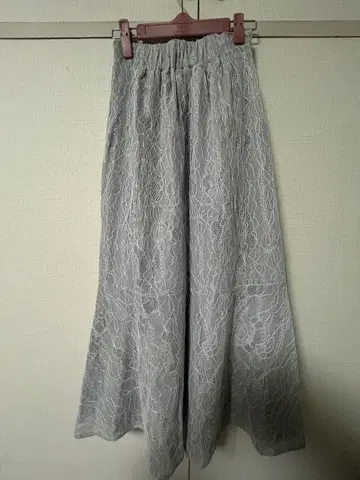 An MILLE 안미르 롱 스커트 스카이블루 꽃무늬 자수