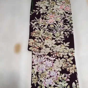 화려한 꽃무늬 코몬