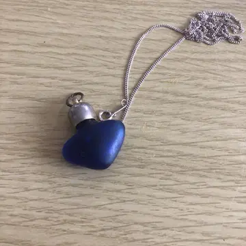 파란색 하트 모양 펜던트 목걸이