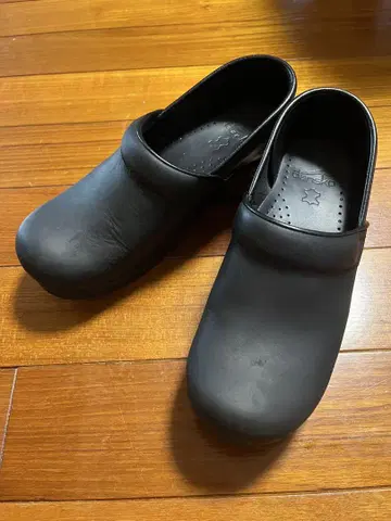 dansko 블랙 사보 샌들 블랙 38