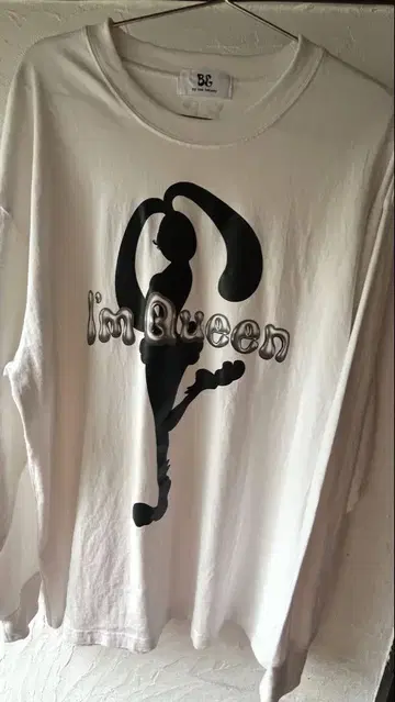 토우아 BG I'm Queen 긴팔 티셔츠 화이트