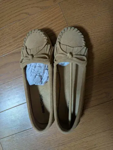 미네통카 미사용 새상품 사이즈 7M (24cm)
