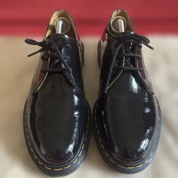 Dr.Martens 3홀 패턴트 레더 <에나멜> UK9