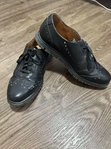 TOPSEVEN 가죽 스니커즈 펀칭 24cm
