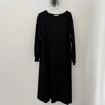 내추럴 뷰티 베이직 블랙 긴팔 원피스