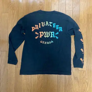 GERUGA 프린트 들어간 롱 슬리브 T셔츠