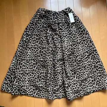 어반 리서치 서니 레이블 레오파드 무늬 턱 플레어 스커트