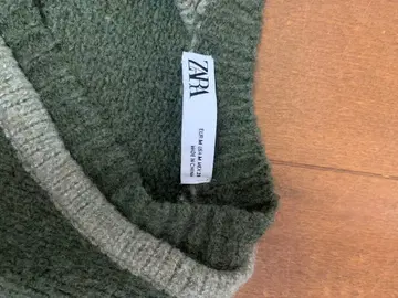 ZARA 올리브 그린 V넥 니트 스웨터