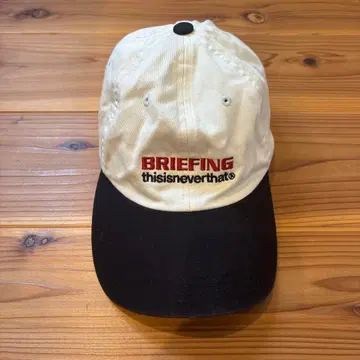 BRIEFING thisisneverthat 캡 화이트/블랙