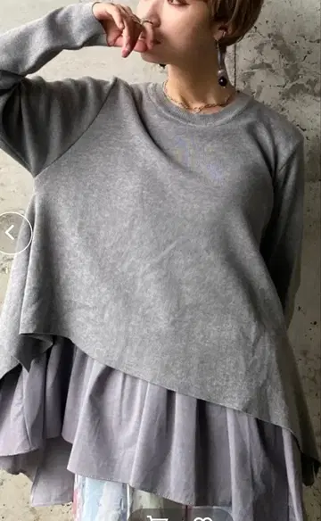 그레이 레이어드 긴팔 상의