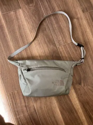 THE NORTH FACE 숄더백 그레이