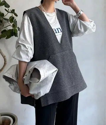 DouDou 사이드 스냅 깊은 V넥 베스트 그레이