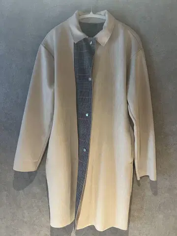 ZARA 베이지 체크 무늬 롱 코트