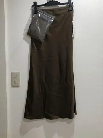 새상품 유니클로 새틴 스커트 스커트 S 사이즈 UNIQLO 새틴