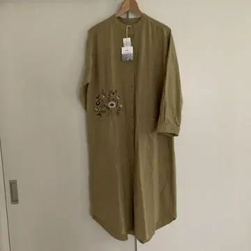 새상품 셀프 서비스 자수 코튼 원피스 M