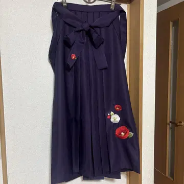 졸업식용 하카마 보라색 자수 포함