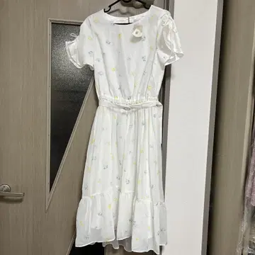 꽃무늬 허리 벨트 플레어 원피스