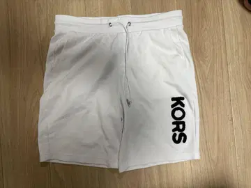 마이클코어스 화이트 숏팬츠
