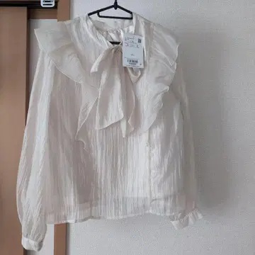 프릴 달린 리본 블라우스 아이보리