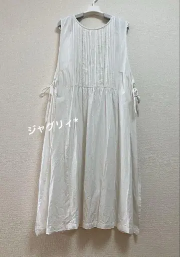 에이프런 원피스 사이드 오픈 리본 레이어드 베스트 화이트
