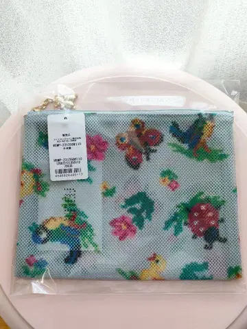 새상품 페이러 하이 메쉬 파우치 M (실버 그레이)