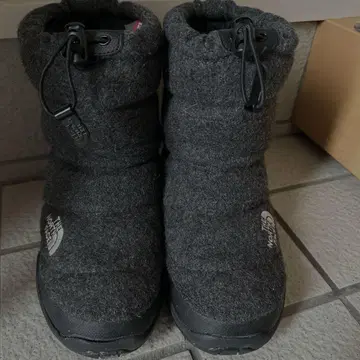 THE NORTH FACE 그레이 숏부츠