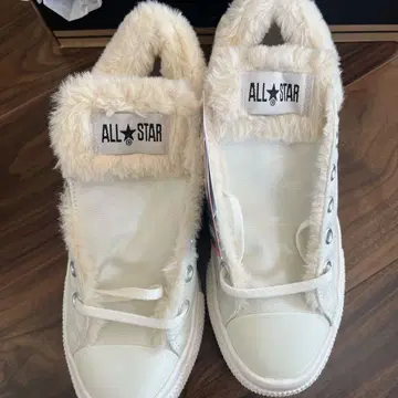 CONVERSE 올스타 퍼 포함 스니커즈 화이트