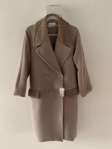 Lily Brown 더블 브레스트 코트 베이지
