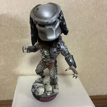 프레데터 피규어