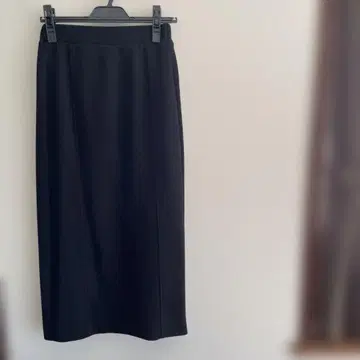 블랙 롱 스커트 슬릿 포함
