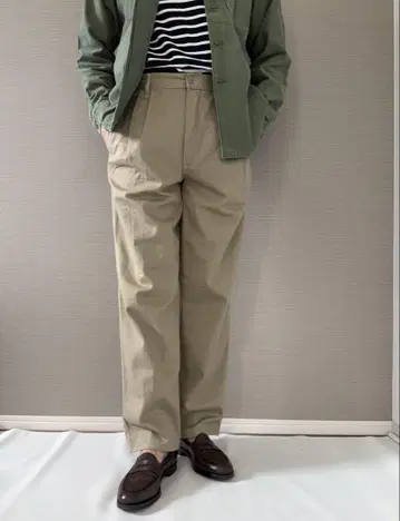 데드스탁 KHAKI JUNGLE 투 턱 치노 팬츠 베이지