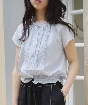 giunon 프릴 라인 퍼프 블라우스