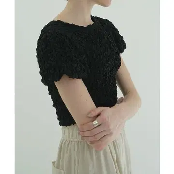 clane W FACE SHIRRING CROPPED TOPS