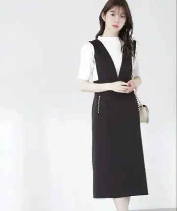 프로포션 바디 드레싱 펄 포켓 타이트 점프 스커트