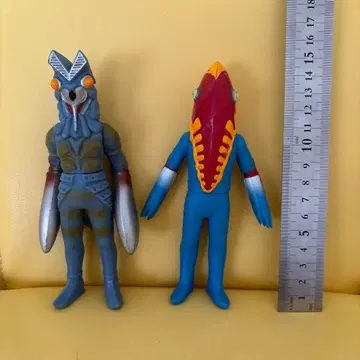 괴수 피규어 2체 세트 약 15cm
