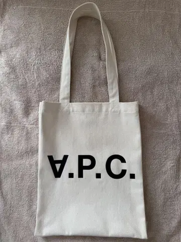 A.P.C. 토트백